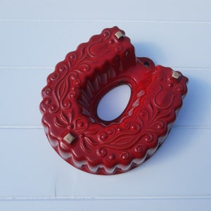 Beautiful, red, ceramic cake tin, horseshoe-shaped vintage casseroles