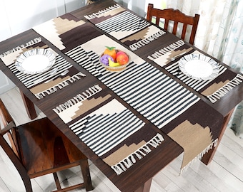 Juego de camino de mesa y manteles individuales estilo bohemio tejidos a mano / Mantelería de algodón / Decoración de comedor estilo rústico / Flecos en negro y marrón / Juego de mesa para 4-6 personas