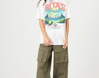 Ein Gericht der Dornen und Rosen Sommersonnenwende-T-Shirt, Rita's Margaritas, Komfortfarben