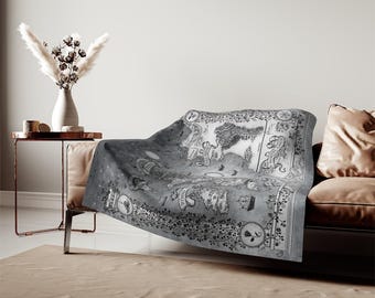 Prythian Map Fleece Blanket | A Court of Thorns and Roses (ACOTAR)
