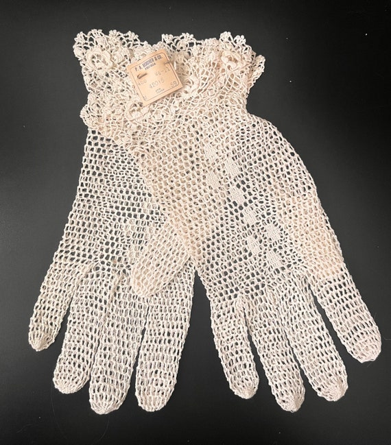 Vintage Lace Gloves