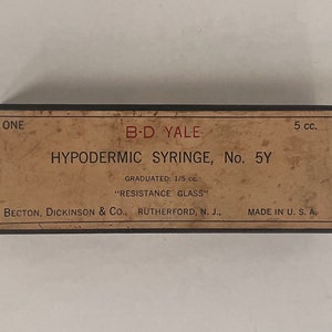 Antique B-D Yale hypodermic syringe