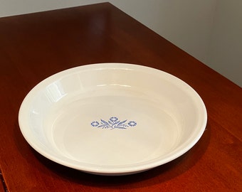 1970 Corning Ware Blue Cornflower 9-Zoll-Tortenteller – Glaskeramik, neuwertiger Zustand