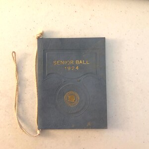 Ein Vintage Senior Ball Dance-Programm von 1924 der Washington and Lee Universität