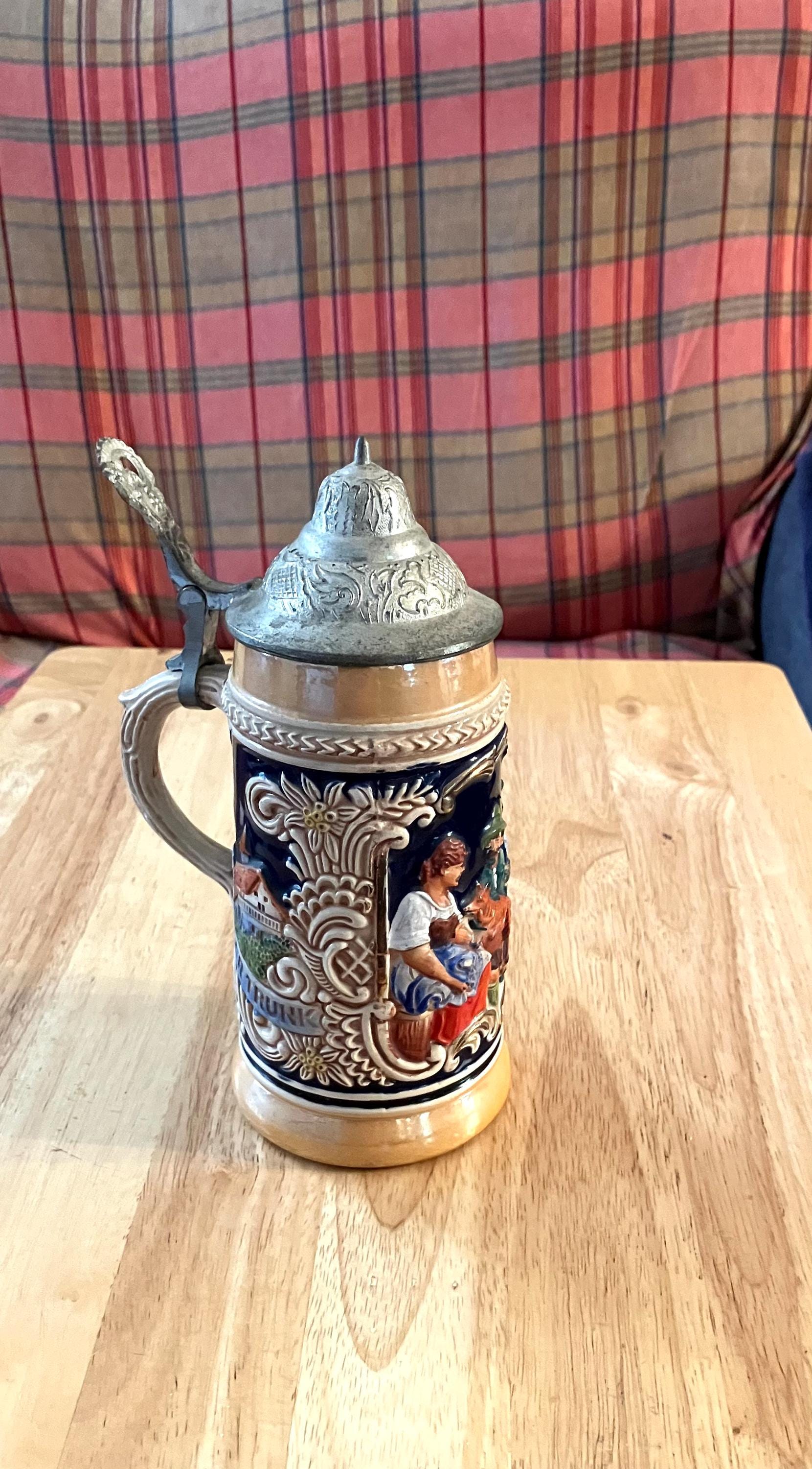 陶器（手作り)銀座ピルゼンのビアマグエンブレム付きジョッキ（２個セット) 陶器手作り銀座ピルゼンのビアマグエンブレム付きジョッキ（2個