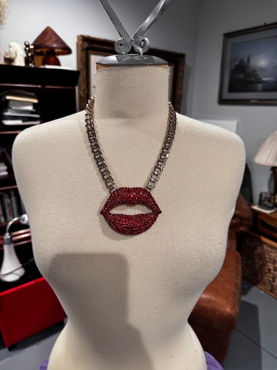 Natasha Red Crystal Lips Pendant Necklace
