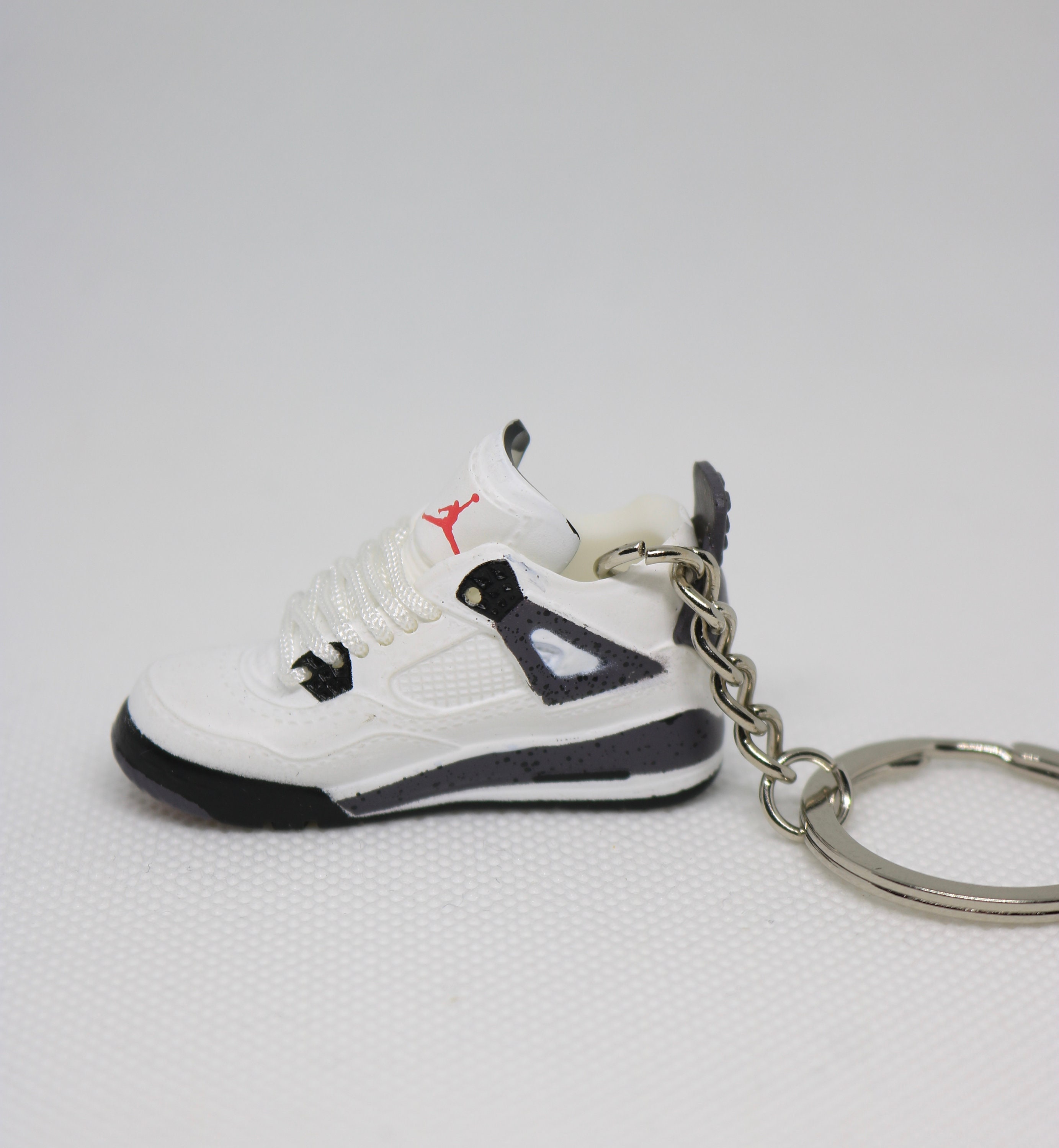 AJORDAN SHOES WITH SUPREME TAG KEYCHAIN / KEYRING / KEYHOLDER BAG