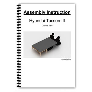 Puede incluir: Instrucciones de montaje para una cama doble que cabe en un Hyundai Tucson III. La imagen muestra un esquema de la cama con dos figuras de palo sentadas en ella.
