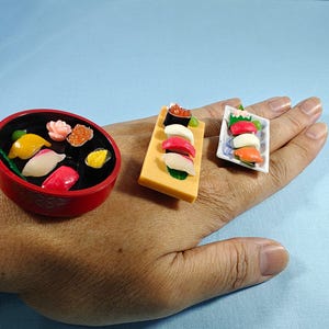 3 Sushi in a wooden tub
4 Sushi on a wooden stand
5 Edo-style sushi