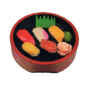 3 Sushi in a wooden tub