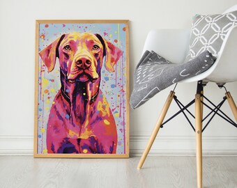 以下が含まれることがあります： 青、ピンク、黄色、紫色の背景に描かれた犬のカラフルな絵画。犬は茶色と白の品種で、真剣な表情をしています。