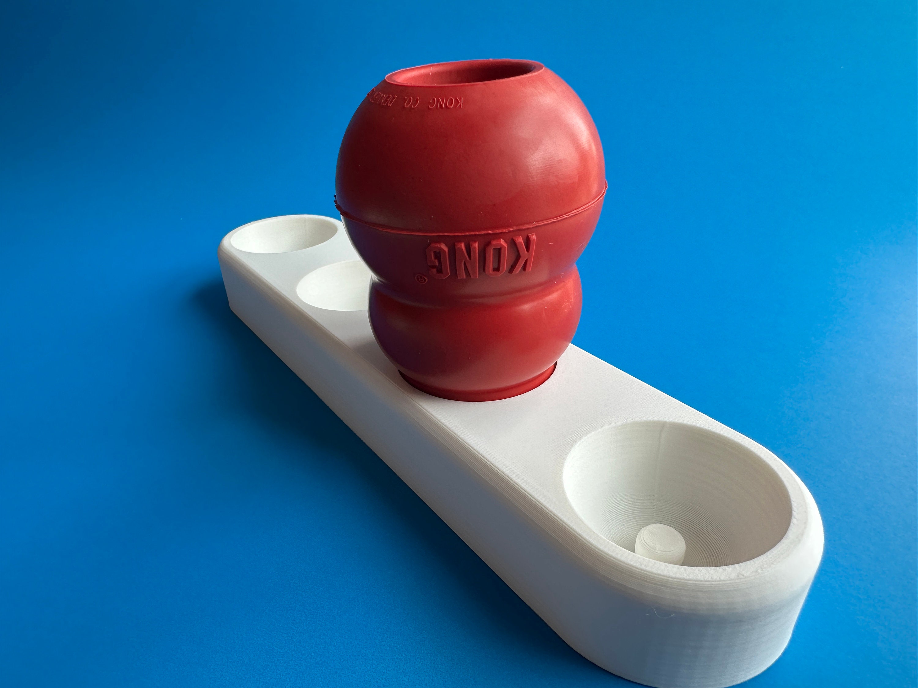 KONG Wobbler Food Dispenser