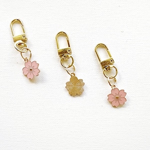 桜の花のチャーム 桜の花のアクセサリー 女性へのかわいい誕生日プレゼントのアイデア