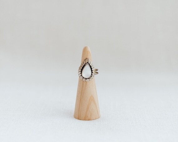 Vintage Mother of Pearl Ring - image 1