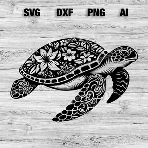 Könnte beinhalten: Schwarze und weiße Silhouette einer Meeresschildkröte mit floralen Mustern auf ihrem Panzer. Die Schildkröte schwimmt nach rechts.