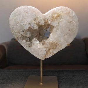 Pink Amethyst Heart Decor Stand – Druzy Gemstone, Spiritual Healing, Unique Crystal Home Gift