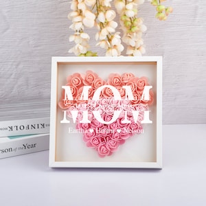 Mama herzförmige Monogramm Blumen Schattenbox, maßgeschneidertes Geschenk für jeden Anlass, personalisierte Mama Blumen Schattenbox, Mama Muttertagsgeschenk