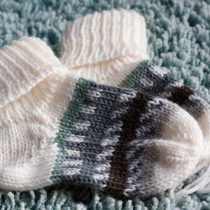 Knitting instructions baby socks 0-3 months for beginners Tutorial PDF instructions