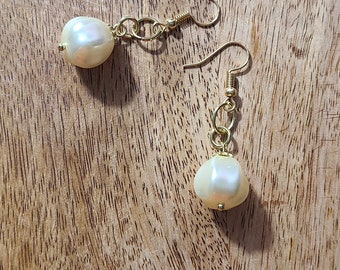 Pearl drop  earrings Dangle earrings