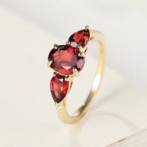 Garnet Engagement Ring, Gold Garnet Promise Ring， Unique Natural Garnet Wedding Ring， Red Gemstone Ring, Anniversary Gift For Her