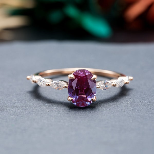 Bague de fiançailles en alexandrite taille ovale, bague de promesse en or rose, alliance unique à 4 griffes, bague de mariée ovale, cadeau d'anniversaire