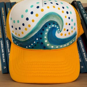 Gelber Surf Style Trucker Cap - Handbemalt