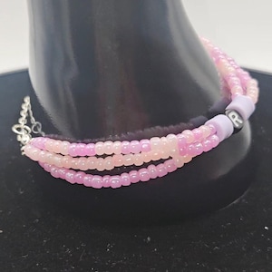 Juego de pulseras de cuentas con nombre personalizado, pulseras de la amistad personalizadas en tonos pastel, dije de margarita, regalo para adolescentes, joyería kawaii apilable, regalo para preadolescentes