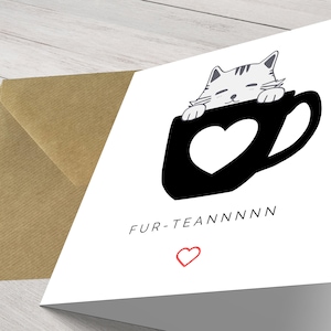 Chique minimalistische grappige mijlpaal 13e verjaardagskaart - elegante groeten voor een speciale dag voor elke katten- of theeliefhebber