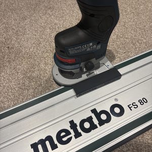 Bosch Oberfräse GKF 12V-8 Führungsschienenadapter für Metabo Führungsschiene
