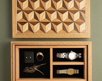 Heirloom Box, Handcrafted of Solid Oak with Triangles Marquetry inlay - optional personalised engraving