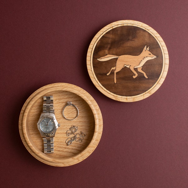 Keepsake Box, Handcrafted of Solid Oak with Fox Marquetry inlay, optional  Personalised Engraving