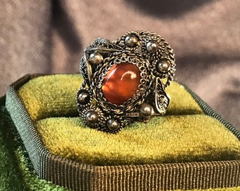Intricate vintage silver filigree carnelian ring