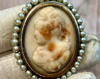 アンティークのヴィクトリア様式ローマ婦人模造カメオ