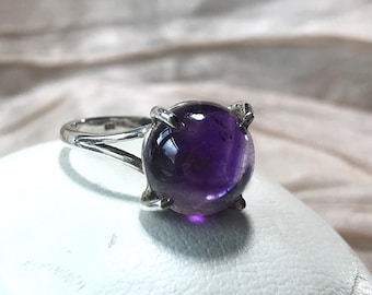 Vintage minimalist amethyst cabochon ring, US size 9.25, EU size 60