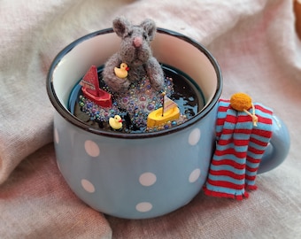 Little mouse with a boat in the bathtub, coffee cup, repurposed, unique, diorama