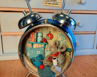Small mouse in an old alarm clock, miniature, coffee break, unique item, diorama