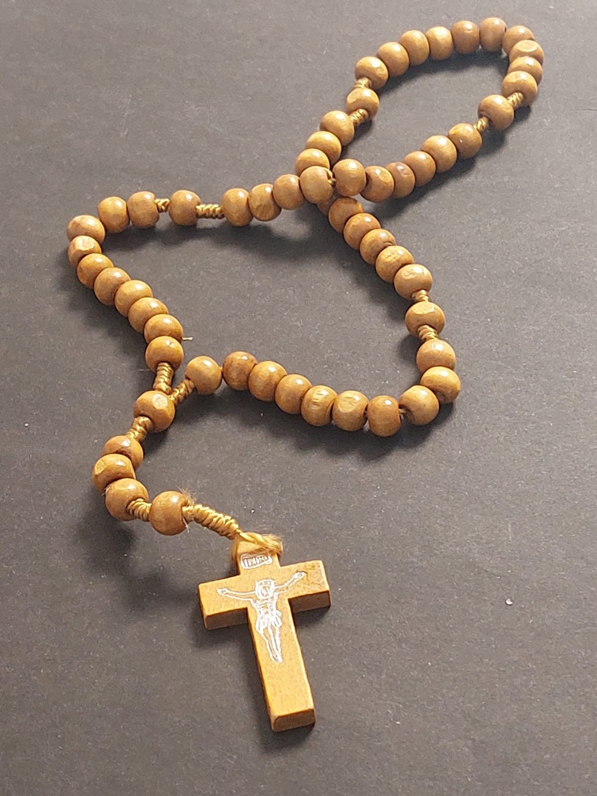Holz Kreuz Rosenkranz aus Nazareth 8mm Perlen - .de