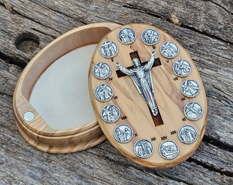 Way of the cross olive wood rosary box Size 9x6 cm