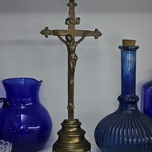 Vintage Brass Altar Crucifix • Hand-Cast Fleur-de-Lis Cross on Tripod Pedestal