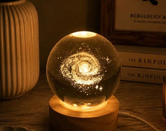 LED Glaskugel Saturn – USB Dekolampe mit 3D Innengravur – Warmweiß oder Mehrfarbig – Mondlampe – Geschenk – 9 cm