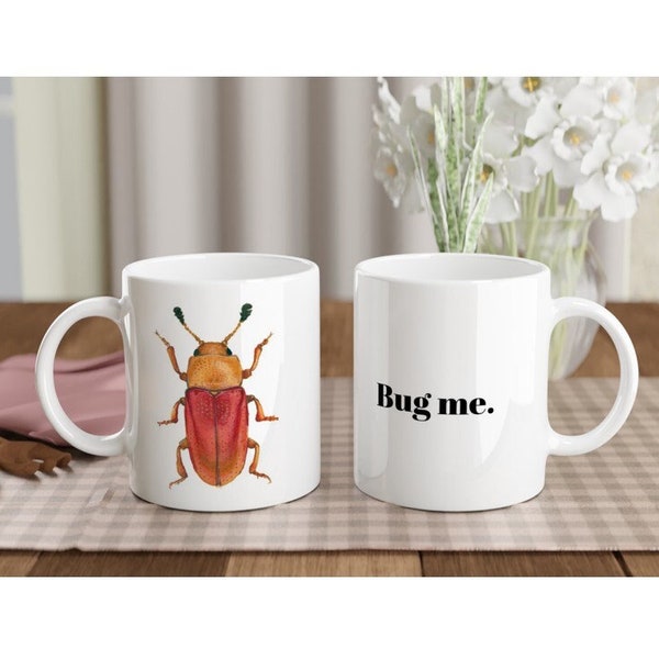 Design di scarabeo rosso e arancione su una tazza in ceramica bianca da 11 once, acquerello di insetti, tazza con disegno di insetti