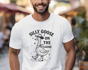 Camiseta divertida de estilo suave "Goose on the Loose" / Camiseta "Silly Goose" / Camiseta "Goose in Boots" / Camiseta "Quirky Good on the Loose"