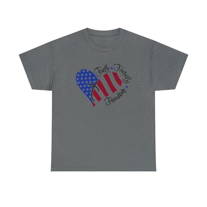 Camiseta Faith Family And Freedom / Camiseta unisex de algodón pesado / Camiseta de EE. UU. / Camiseta del 4 de julio imagen 2