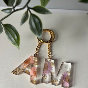 Personalised Handmade Resin Floral Initial Keychain | Personalised Keyring | Floral Keychain | Initial Keychain | Letter Keychain