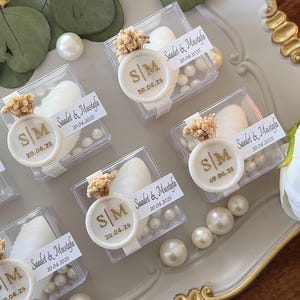 Candle Wedding Favors For Guests in Bulk, Custom Scented Oyster Shell Candle, Wedding Candle Gift, Engagement Sea Shell Candle Favors,