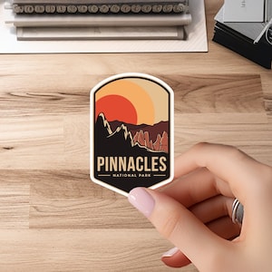 Stickers badges du parc national des Pinnacles | ordinateur portable, bouteille d'eau, bagages, casier | Couleurs du passeport | Décalcomanie du parc national des États-Unis, imperméable