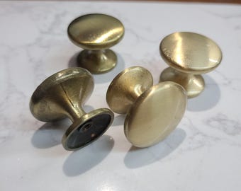 10 pc Modern Round Brushed Gold Cabinet Knobs – Sleek Metal Drawer Pulls for Kitchen, Bathroom and Furniture