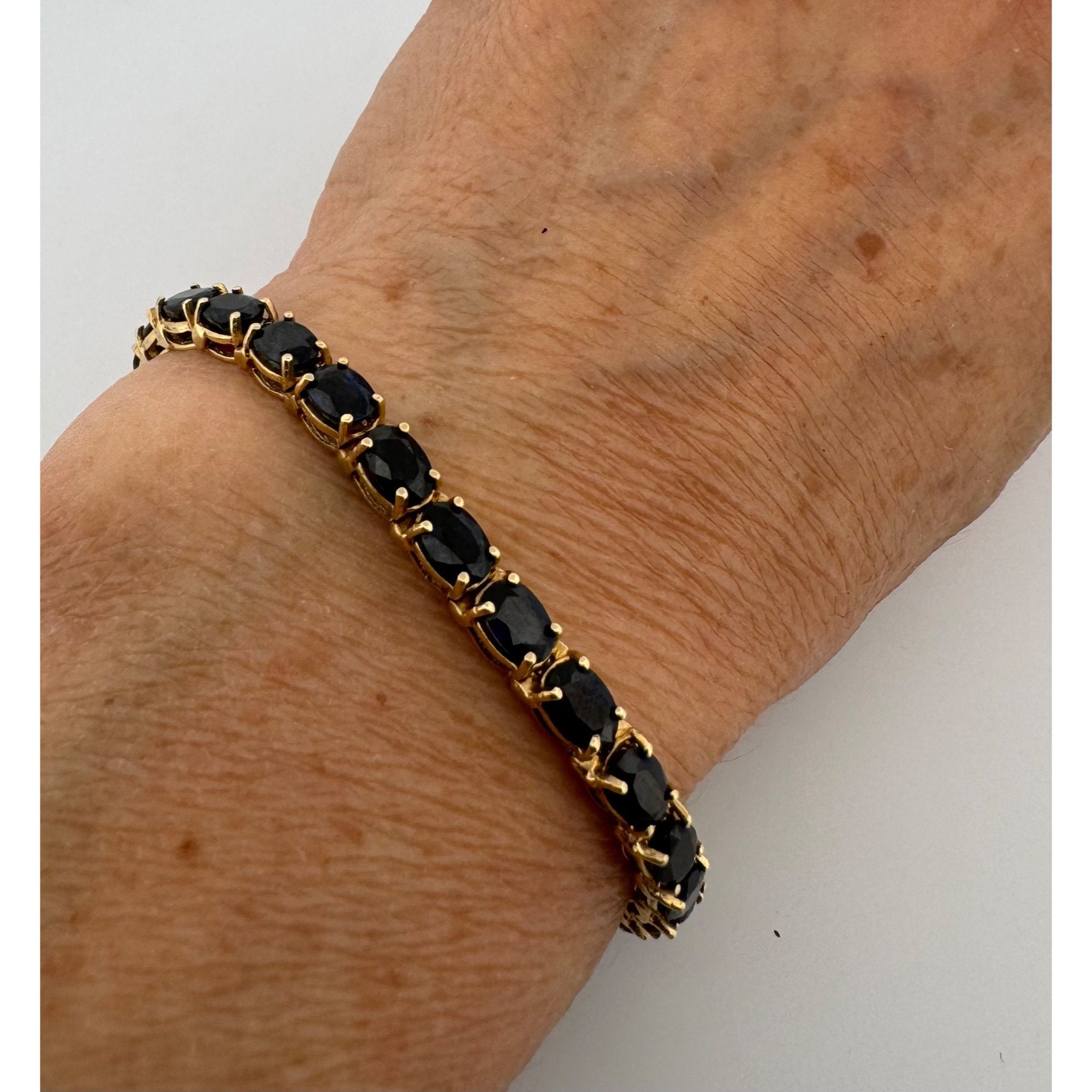 Exquisite Estate 14K Yellow Gold Blue Sapphire Bracelet 28