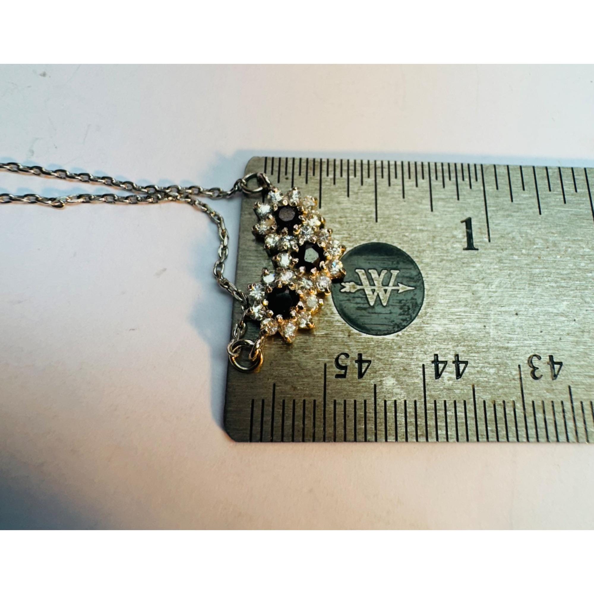 Collier long art déco vintage à pendentif fleur en celluloïd sculpté - France