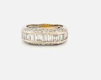 Vintage 18k White Gold Euro Shank baguette & Round Diamonds Statement Ring size 8